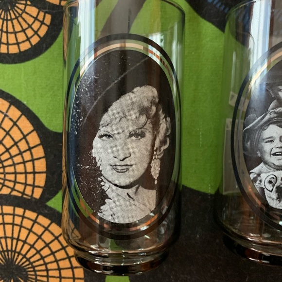 VINTAGE 1979 LOT COLLECTOR’S GLASS SET OF 3 - Picture 2 of 6